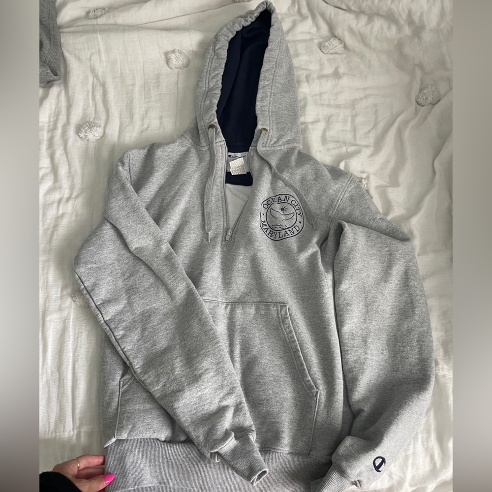 Champion Sweatshirt with Quarter Zip - Size small